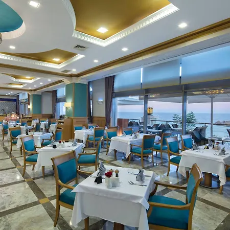 Merit Royal & Casino Отель